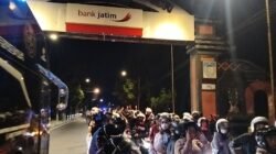 Tembok Penyekatan Polsek Tarokan: Pisahkan Dua Arus Perguruan Silat dalam Skenario Pengamanan Ketat